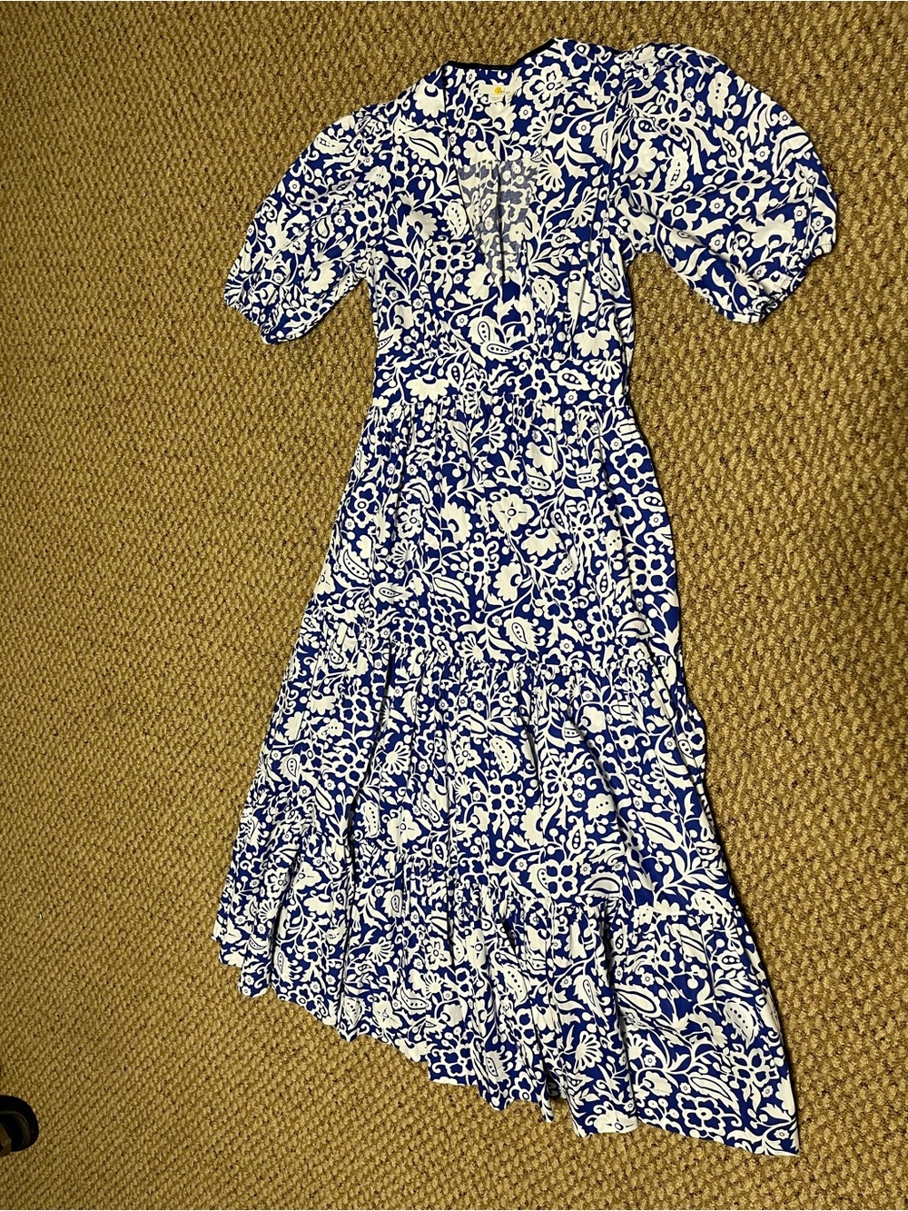 Boden Blue and White Floral Midi Dress - V-Neck Puff Sleeve, tiered midi skirt. - Picture 6 of 11